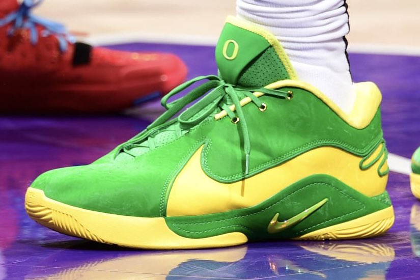 SoleRetriever's tweet photo. LeBron James returns in “Oregon” LeBron 22 PEs 🦆 https://t.co/6YyilsKwc9