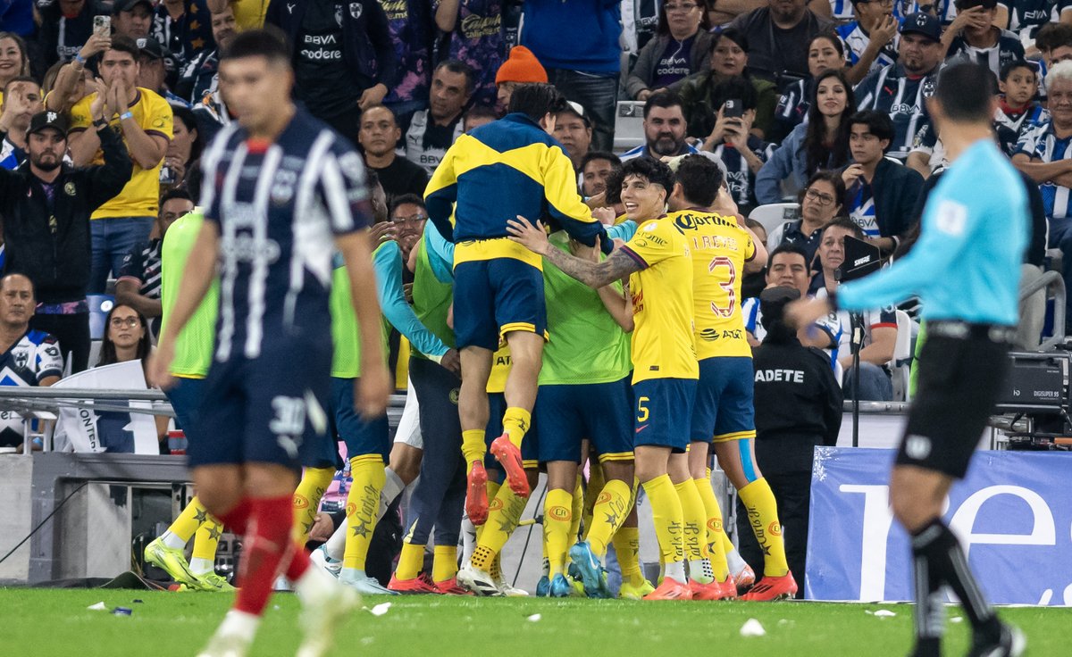 ES LA HORA... de reconocer que América es tricampeón, el más grande de México, que seguimos sin coronarnos en nuestra cancha y que equipos como Santos, Pachuca, León, tienen más títulos de Liga que nosotros.

[📷 - EFE]