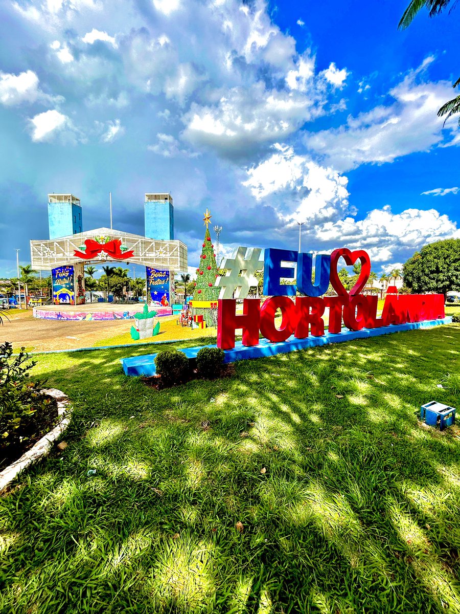 edergomesofc's tweet photo. A praça A Poderosa já está em clima de Natal! #feliznatal #hortocity #hortolandia #OlhaIssoEPTV https://t.co/pa7Jhypz6Z
