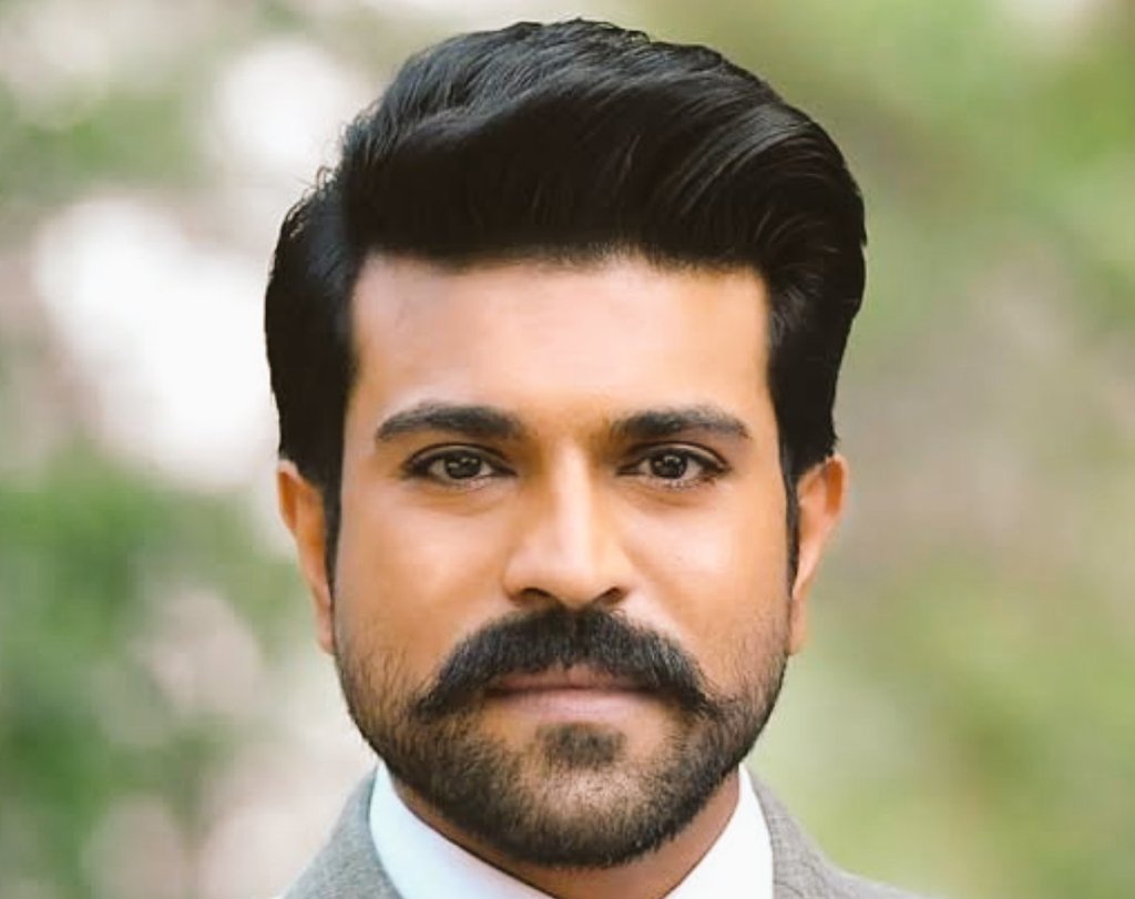 GORISHANKAR098's tweet photo. सबसे प्रतिभशाली और staylish एक्टर कौन हैं?
LIKE - #RamCharan
RT - #AlluArjun
COMMENT - #Thalapthy69
#RamCharanStormInKadapa #Pushpa2TheRule #AlluArjun https://t.co/XiDnPFmM5l