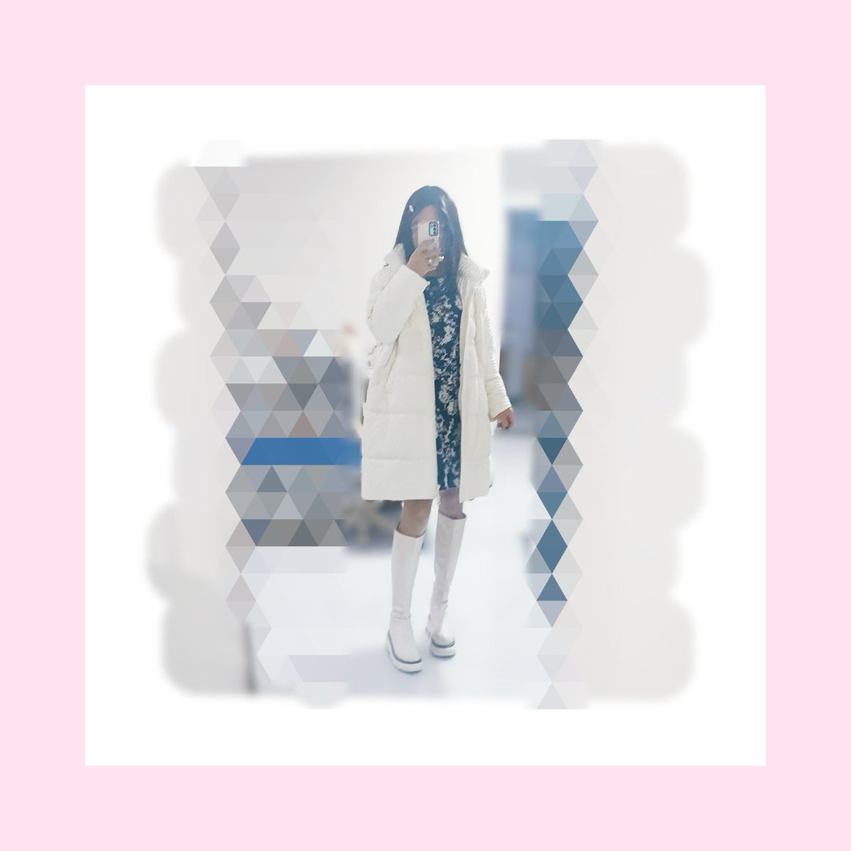 bingbing0099's tweet photo. 天冷啦，又到了穿靴子的季节了，最近减肥蛮有成效的，要不下回擦擦边试试🤪
哈哈，好喜欢这个猫猫头戒指
#伪娘 #cd https://t.co/NHfJsjvtuJ