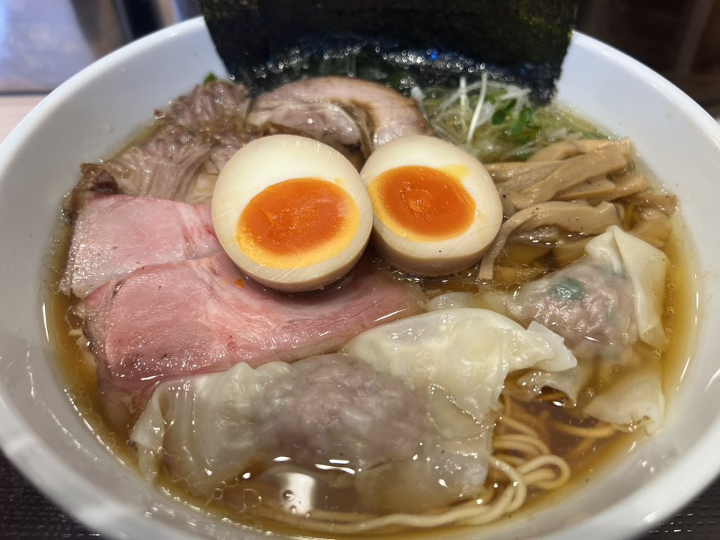 sutekiyan5's tweet photo. 『麺や ぱんだ』
#大森
#鮨バル
#特製 https://t.co/0TTzeOYGMQ