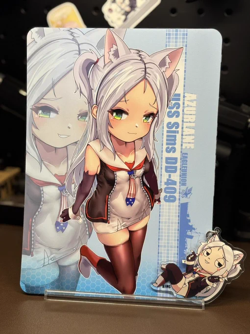 新刊セットのグッズとキャンバスアートがとどきましたアクキーは後ろにクリアコートがはいってるので印刷が剥がれにくい仕様です きれい!#アズールレーン 