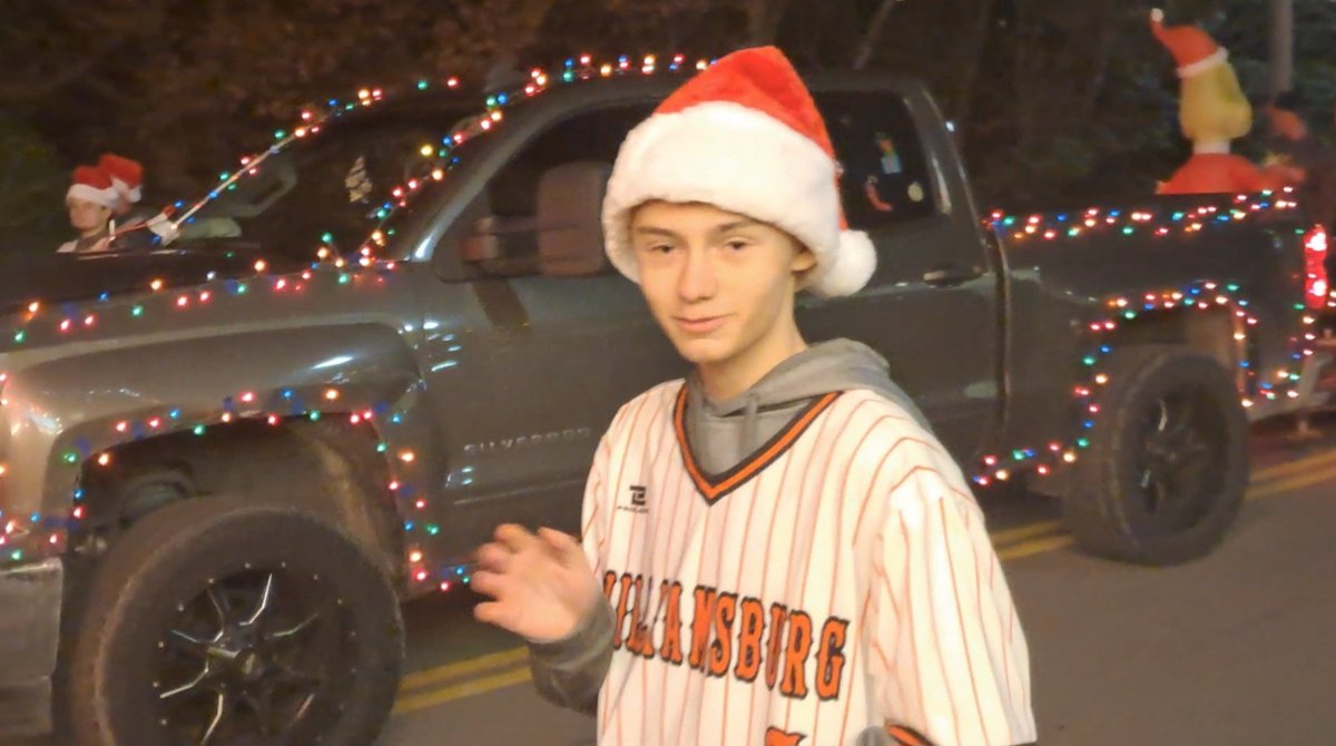 Derek8Petrey's tweet image. Williamsburg High School Baseball in the Christmas Parade! 🎅⚾️🧡🤍#1isMine #JacketBaseball