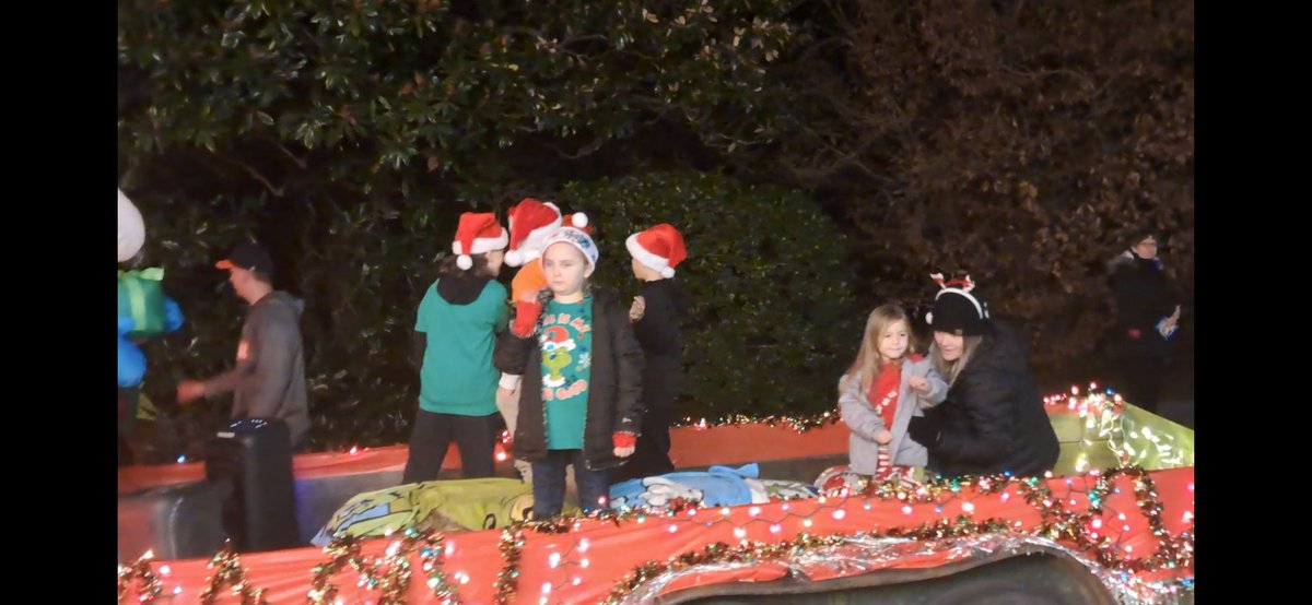 Derek8Petrey's tweet image. Williamsburg High School Baseball in the Christmas Parade! 🎅⚾️🧡🤍#1isMine #JacketBaseball