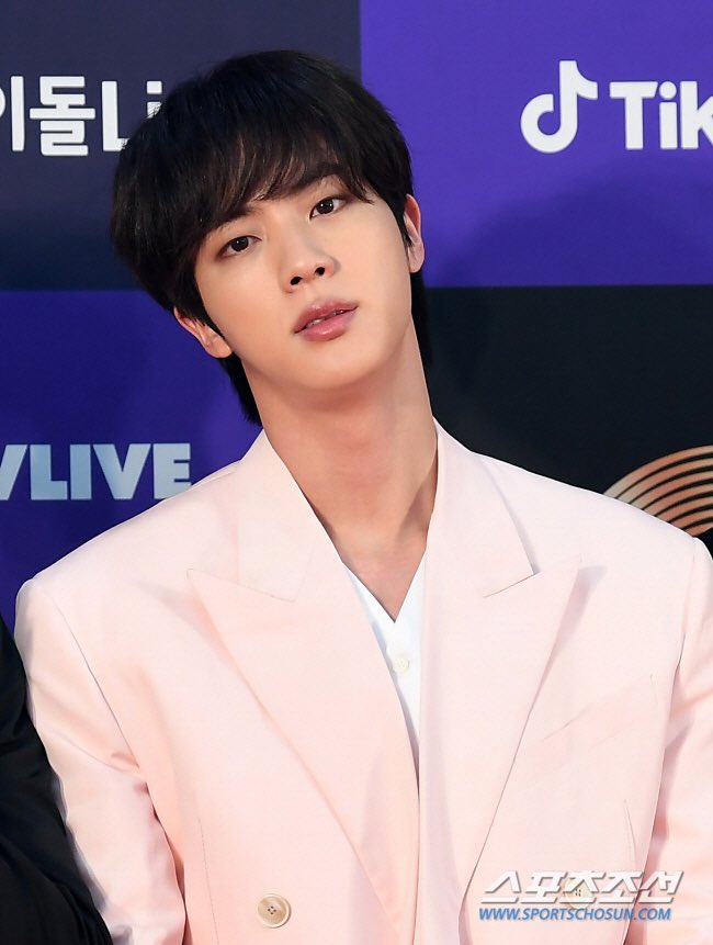 All for Jin tweet media