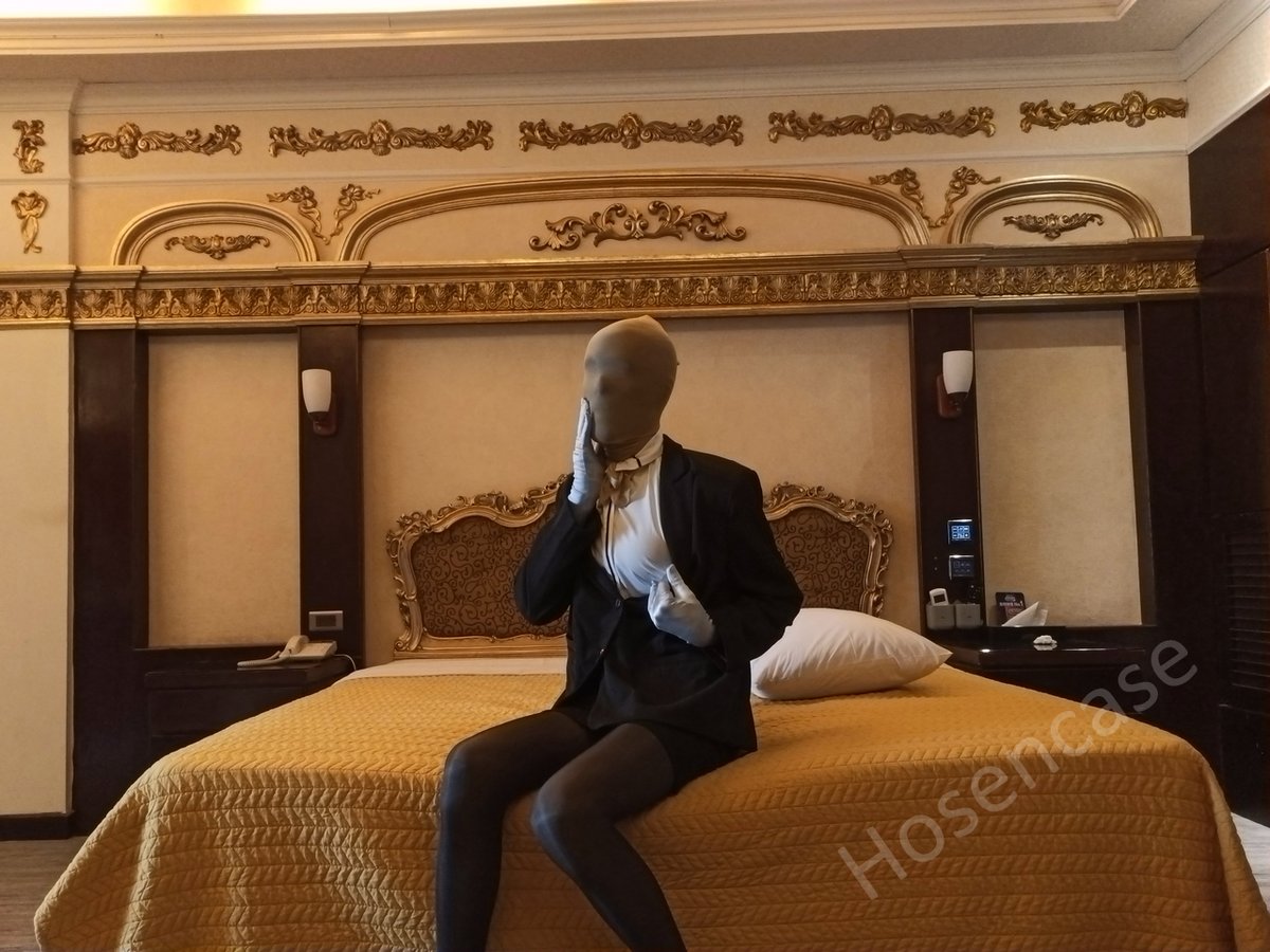 hosencase's tweet photo. long time not wear pantyhose. https://t.co/yKvDyA8b7I