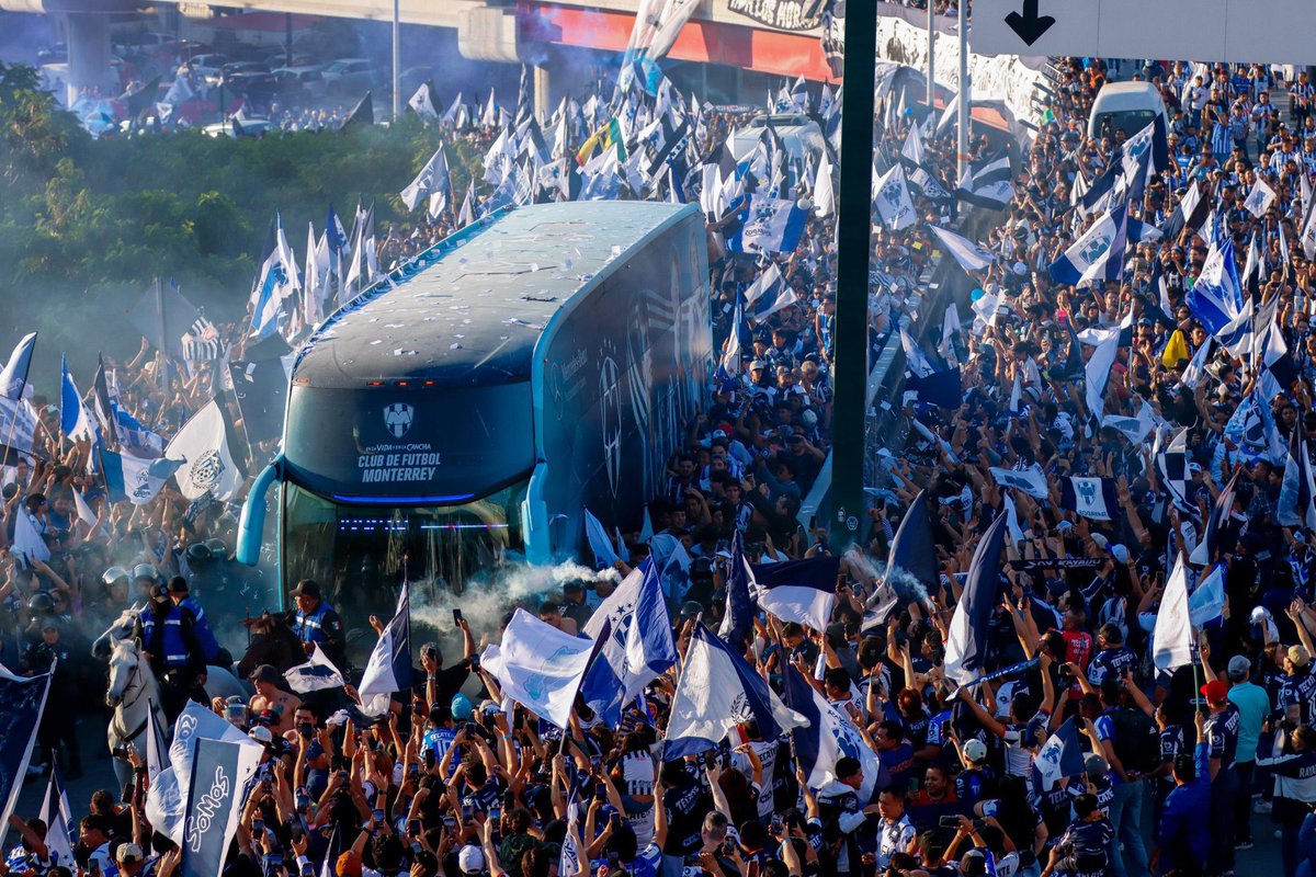 faridjogi's tweet photo. ¡Hoy y siempre arriba el Monterrey y su gente!

En las buenas y en las malas, mejores momentos vendrán y los festejaremos

💙🤍 https://t.co/HjLsXO4Anq