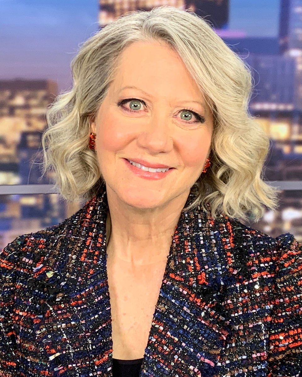 #SagAftraMember <a href="/Andrea_Kremer/">Andrea Kremer</a> was the first NFL Films' female producer, female ESPN correspondent &amp; full-time female NFL game analyst. Now she's being inducted into the Sports Broadcasting Hall of Fame! Congrats, Andrea, on this well-deserved honor. 👏🏆 sportsbroadcastinghalloffame.org/inductees/andr…