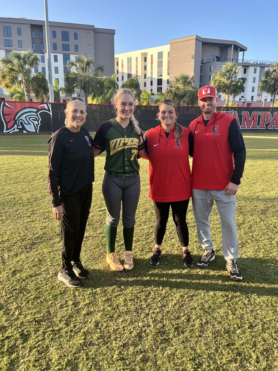 Had a great time at the <a href="/UTampaSoftball/">Tampa Softball</a> camp! Thank you to all the coaches for your time and effort in helping us become better ball players! ❤️🖤 <a href="/CoachNeubauer_6/">Katie Neubauer</a> <a href="/CoachJaciDavis/">Jaci Davis</a> <a href="/coachjp_ut/">Jeff Pegram</a>