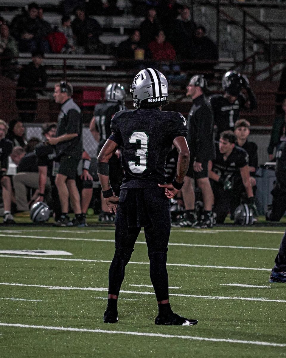 Recruitment is 1000% open, looking for a place to call home. Senior &amp; Junior season highlights bellow ⏬⏬

5'8, 145, C/O 2025, ATH (WR/RB/SS/
СВ)

Senior Season
hudl.com/v/2QxQKs

Junior Season
hudl.com/v/2MMByk