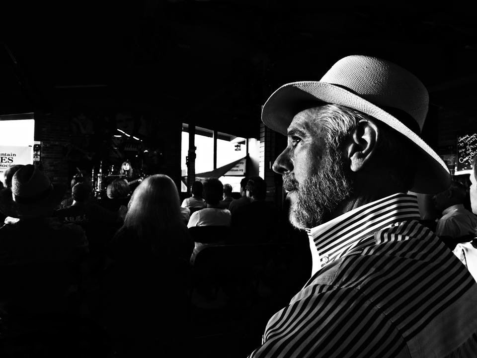 KeriButcher's tweet photo. Immersed in the melody, listening intently as the music tells its story. πΆβ¨ #MusicLover #InTheMoment #Musicheals #blackandwhitephotography #blackandwhite #candidshot #Candids #gentlemen #Daper https://t.co/gRDHgJ67Wm