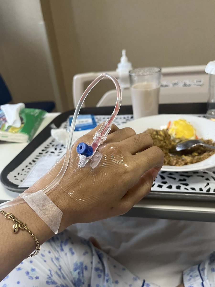 Akhir tahun ngeliat orang2 pada liburan, ehhhhhh…diriku malah staycation disini 🤷‍♀️🥲 gpp, insya allah sembuh, tahun depan bisa liburan juga 🫠