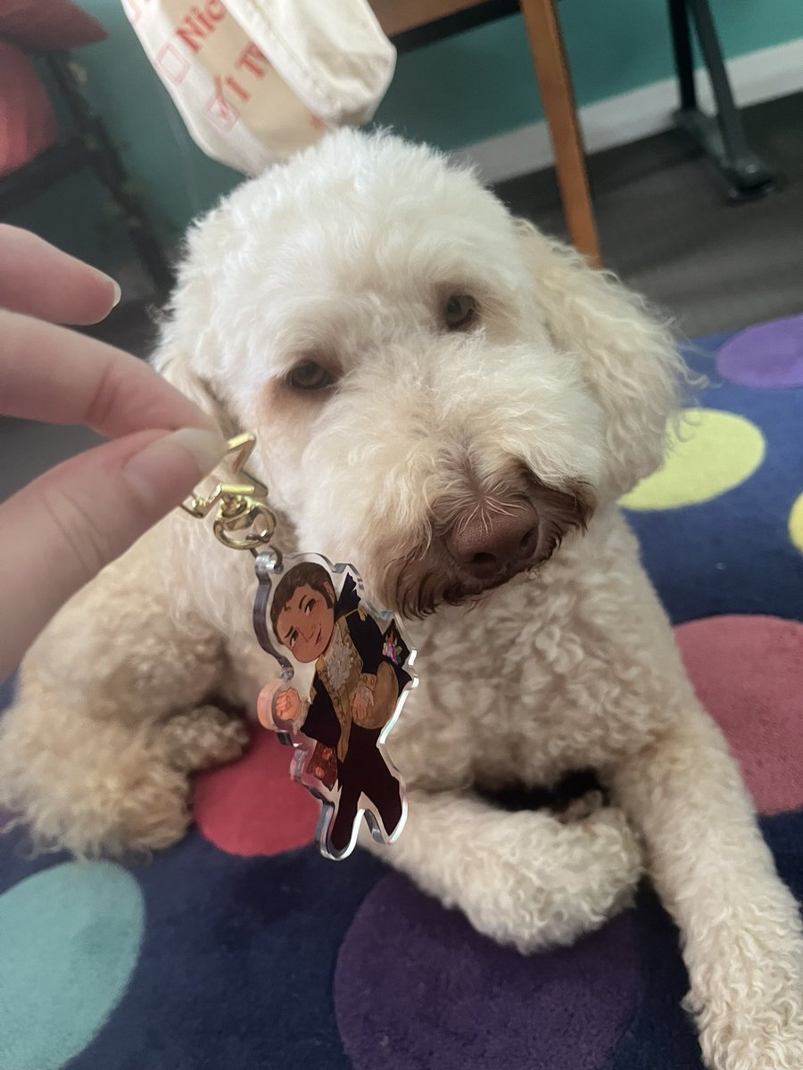 ghastlygal21's tweet image. Reminder to everyone that I still absolutely adore my little Isaac I can just spin around in my hand he's such a cutie 🙏
I want a Jenkins keychain now...... 💔💔💔💔
(Also don't mind how pissed my dog looks that's just how she is 💜)
#cbsghosts #cbsghoststwt