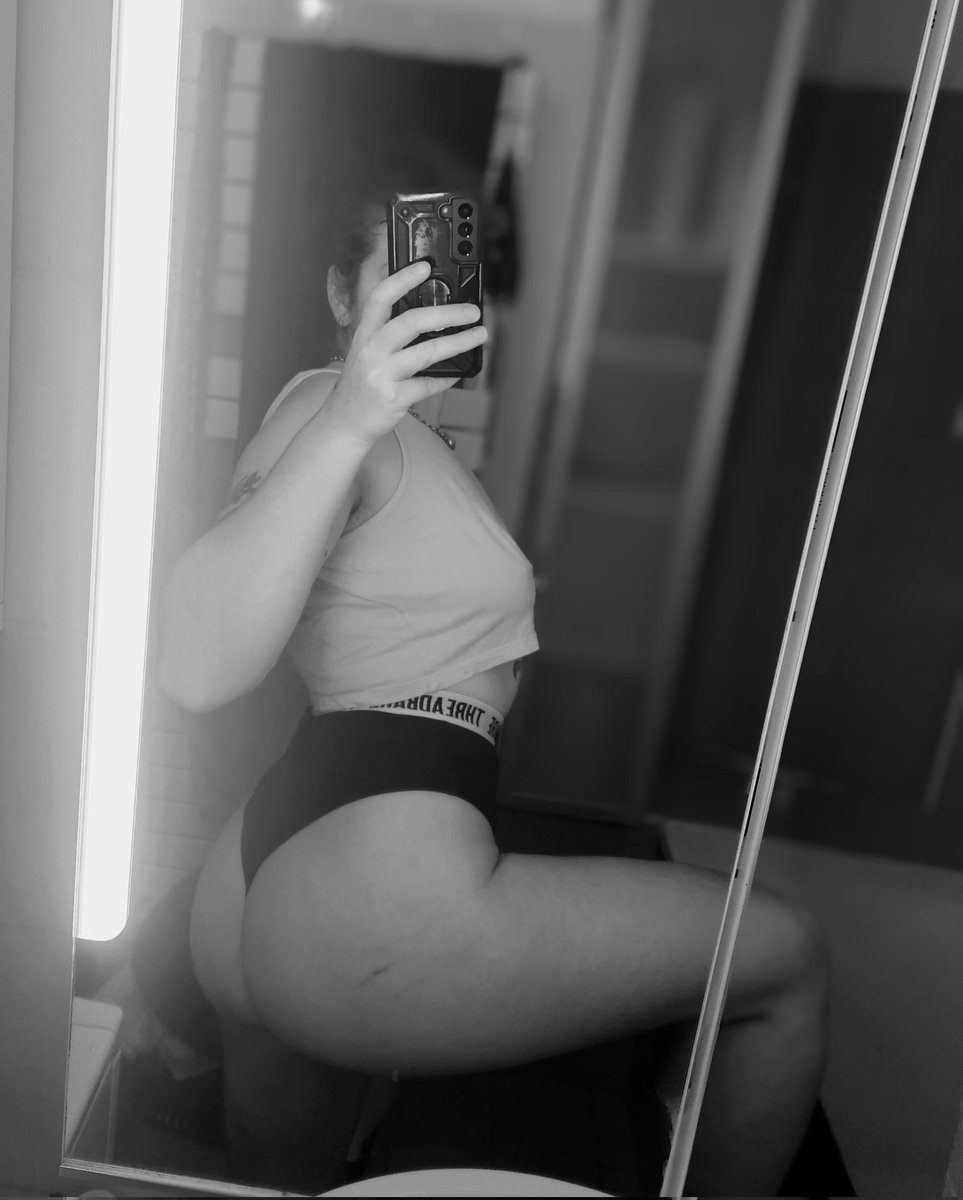 Bemay666_'s tweet photo. Abonne toi pour me voir sans les sous vêtements 🤭🫶 https://t.co/c9yDSLOGEq