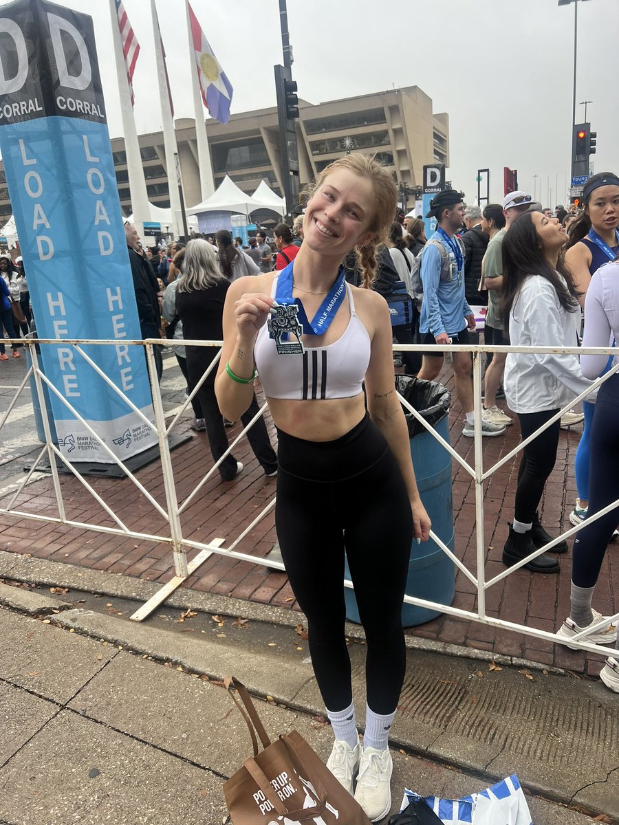 Chloe Barrett tweet media