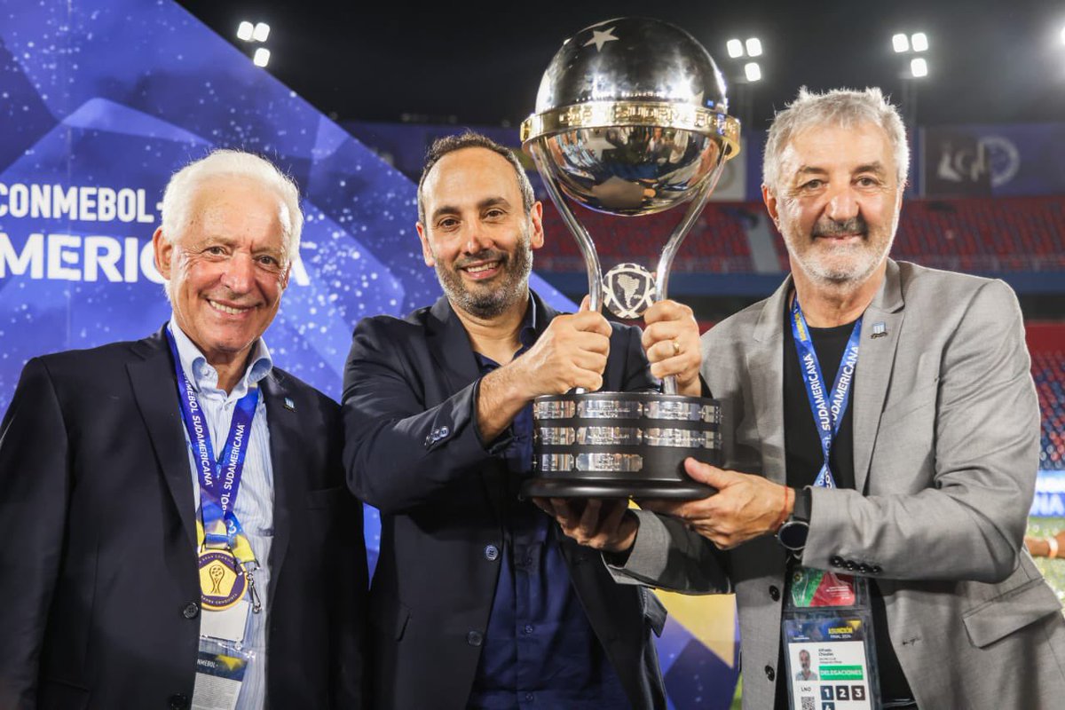 Christian Devia tweet media