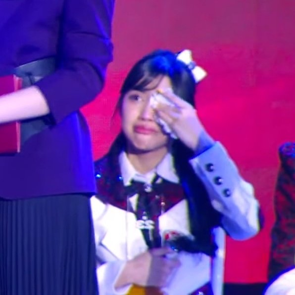 cabedigigiElla's tweet photo. Bener-bener bersyukur banget udah bisa mengenal kamu @AM_EllaJKT48 🫶 

Duh, aku sedihnya telat, ya? Nangisnya baru sekarang 🥹

*Mengsedih
#LimitlessJoy
#AdaNggaYa https://t.co/FjWYrRihvN