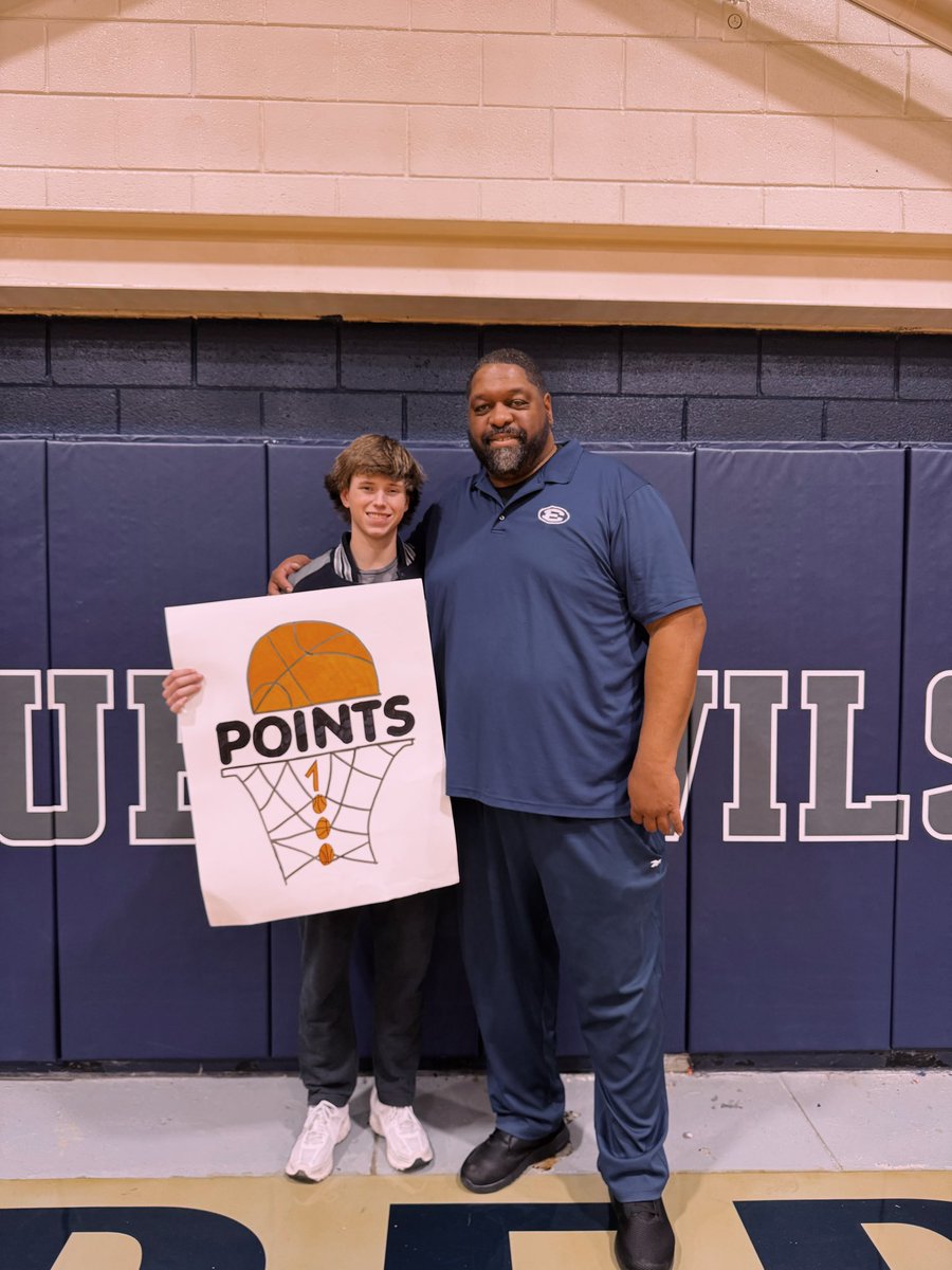 elberthoops's tweet photo. 🚨1000 POINT CLUB🚨
Last night, with a 3-pointer in the third quarter of the game against Hart County, senior shooting guard, Grady Jones, etched his name into the history books by scoring his 1000th career point! 🎉🏅
Congratulations on reaching this milestone, @gradyjon3s! https://t.co/4Bnf90xCE1