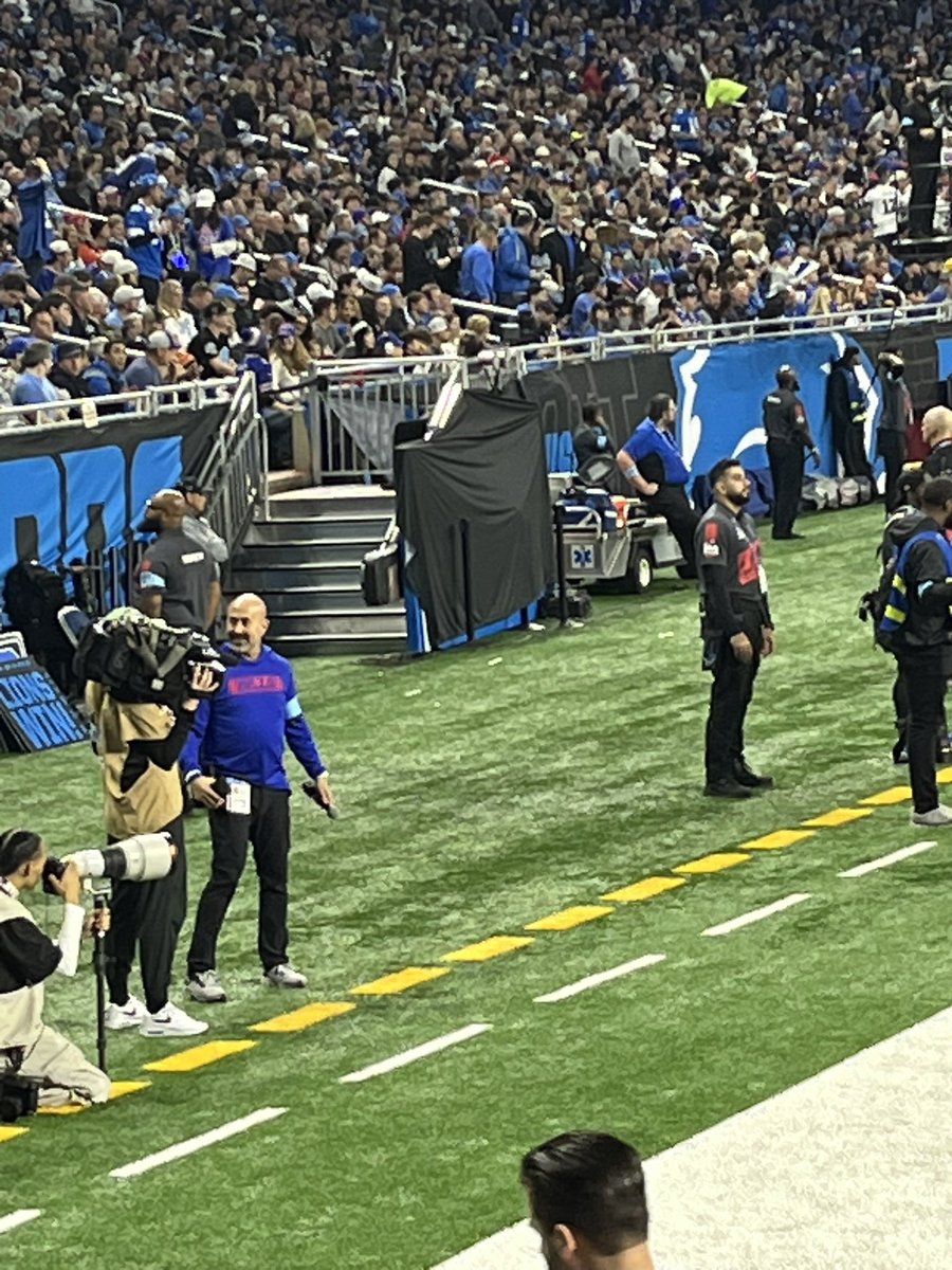 We see you <a href="/SalSports/">Sal Capaccio 🏈</a> Go Bills !!!#BillsVsLions #BillsMafia