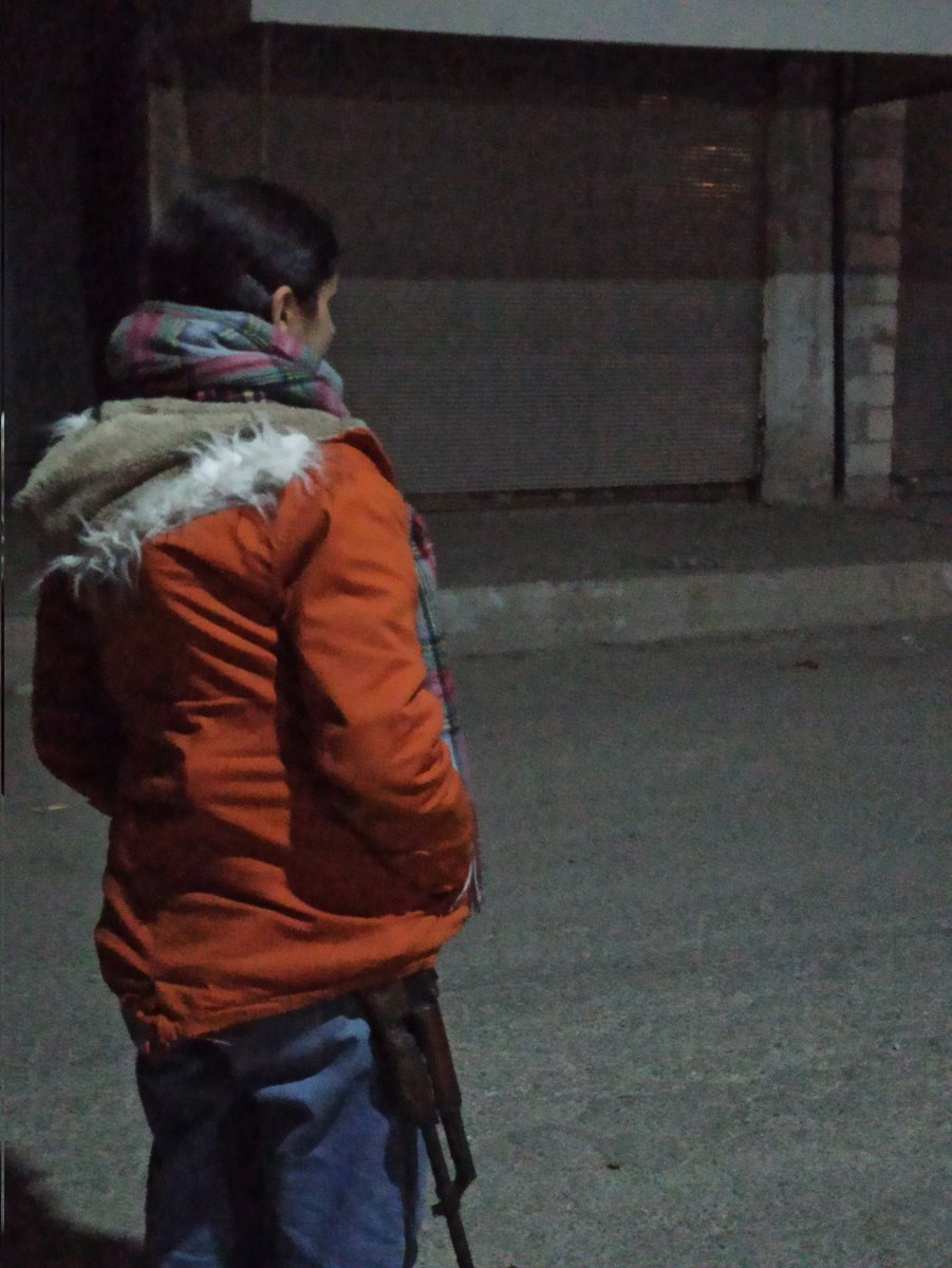 soz98word's tweet image. I go to school during the day and defend my city at night...
#Kobane
#StandWithRojava