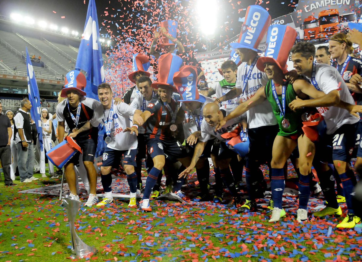 TodoAzulgrana's tweet photo. Ganarle el campeonato a velez en la última fecha en su cancha?

No es para cualquiera https://t.co/JHF9aYWZXn