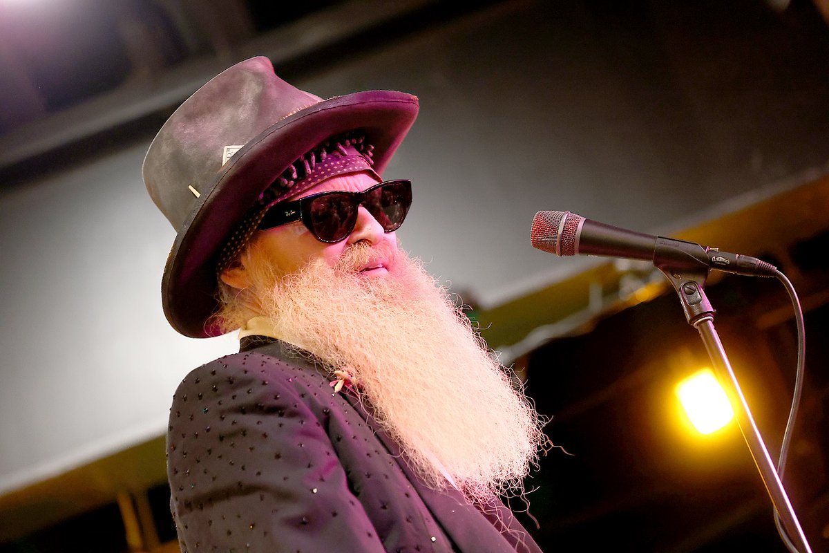 RollingStoneFra's tweet image. ÉPHÉMÉRIDE : @BillyGibbons de @ZZTop fête aujourd'hui ses 75 ans.

Retour sur le dernier entretien en date que ce musicien de légende a accordé à la rédaction : rollingstone.fr/billy-f-gibbon…

#zztop #billygibbons #interview #blues #rock