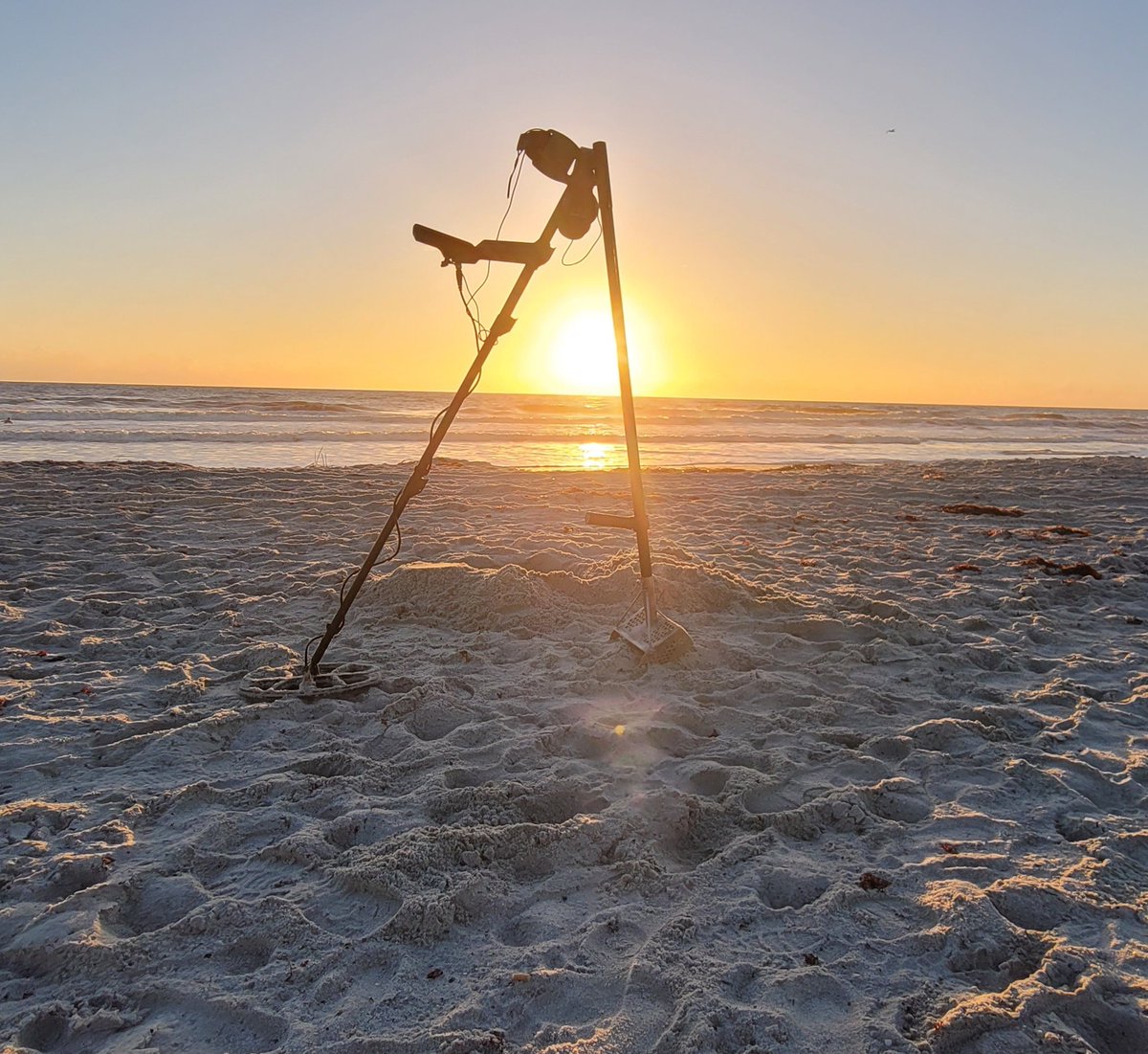 GregWGreene's tweet photo. Detecting Jacksonville Beach at sunrise. https://t.co/fMYTAL3WlU