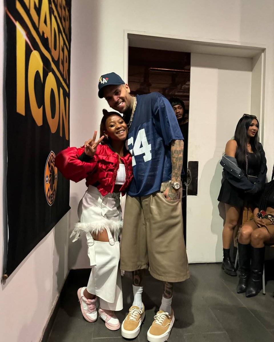 ClockNBreezyTV's tweet image. Chris Brown &amp;amp; Naledi finally meet🥹🇿🇦