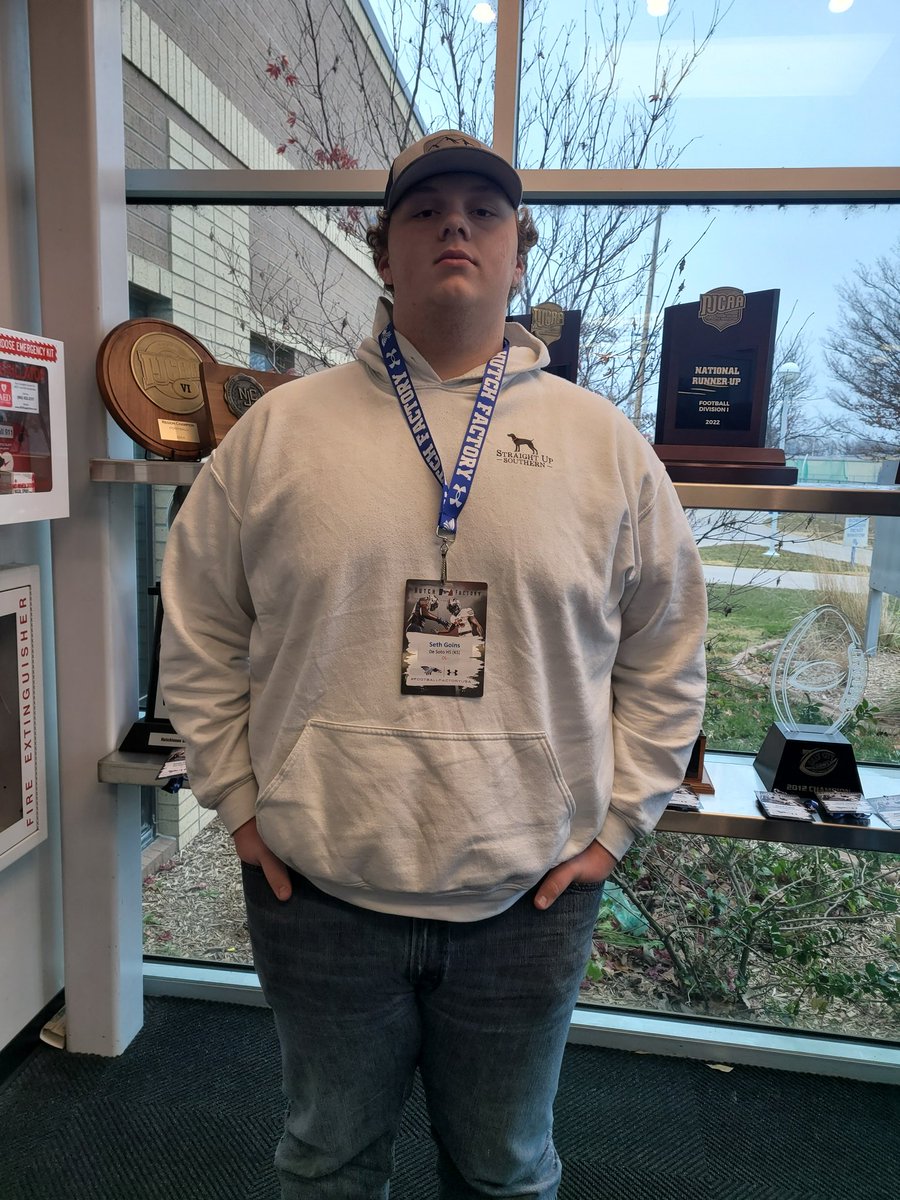 My official visit yesterday with <a href="/CoachK_HutchFB/">Tony Koehling</a>, <a href="/CoachDrewDallas/">Drew Dallas</a> and the rest of the coaches at <a href="/BlueDragonsFB/">Hutchinson Blue Dragon Football</a> was an awesome experience! The coaches, players, facilities and campus are top notch and I can't wait to get started! Thanks for your hospitality!