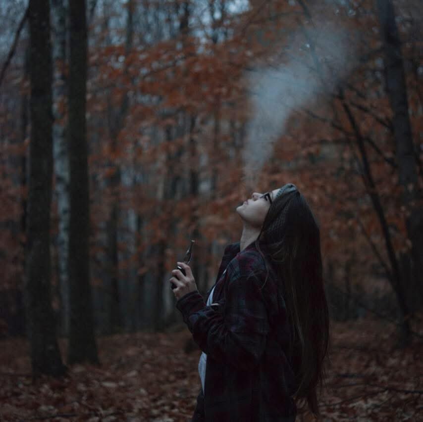 sasha_cristine's tweet photo. Weed &amp; nature hits different for sure. 🥦💨💯

#stayhigh #cannabis #ganjababes #joint #nature #maryjane #budtender https://t.co/zXogMAVQir