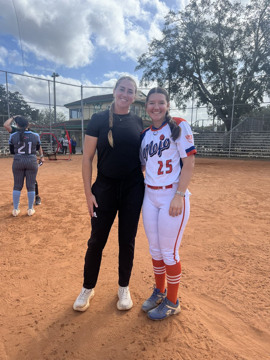 Thank you to Coach Eriksen and his amazing staff <a href="/SBCoachNavi/">Lisa Navas</a> and <a href="/CoachKarlaUSF/">Karla Claudio</a>, as well as the athletes <a href="/USFSoftball/">USF Softball</a> for a wonderful camp weekend! It was awesome to get to work with <a href="/georgecorrick/">Georgina 🌻</a> as well!

Go Bulls!