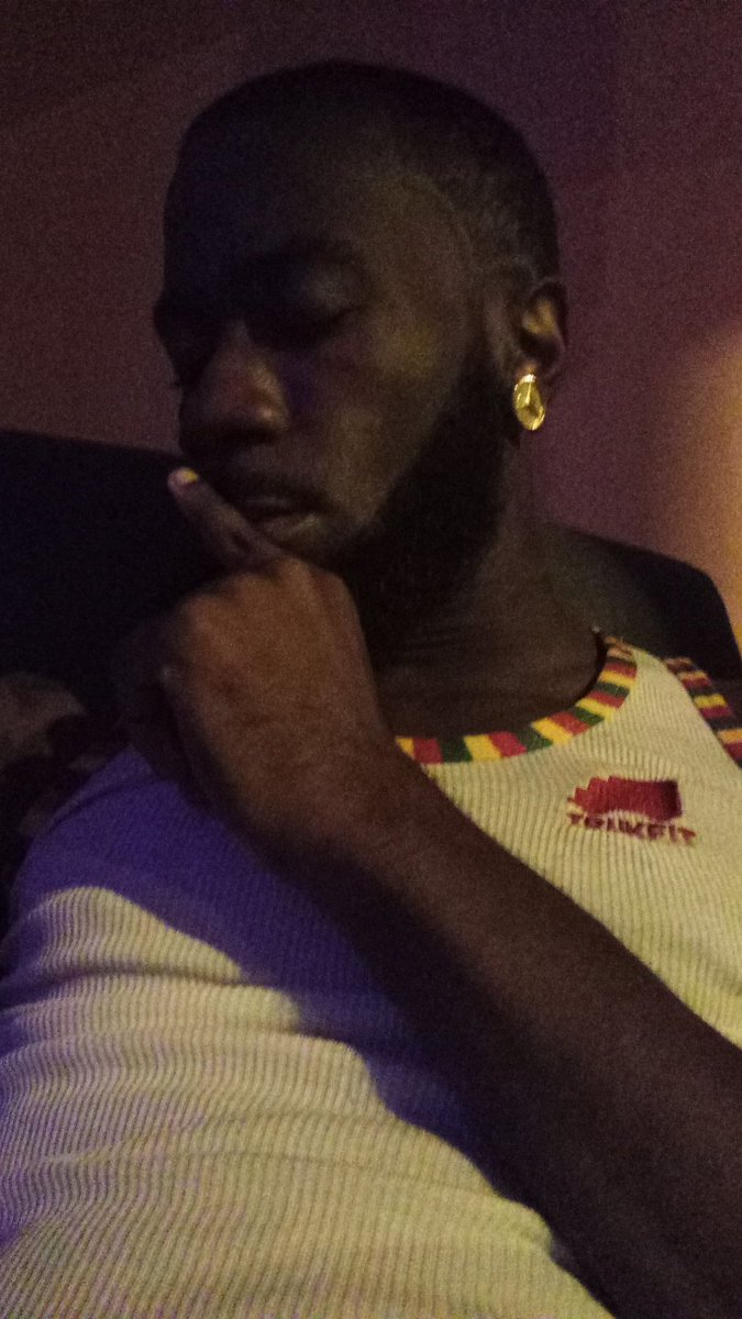 StephonJoseph16's tweet photo. Peace in the shadows https://t.co/77b2aqHFMs