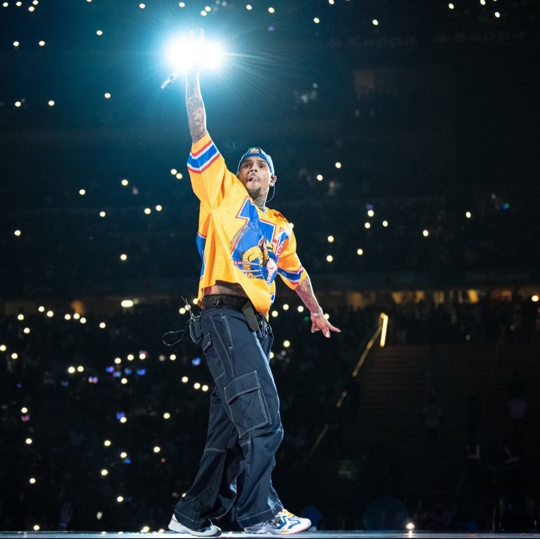 BKool_Media's tweet photo. Breezy Weekend 🔥🐐🇿🇦
Two days of an incredible showcase of talent by @chrisbrown in South Africa.
(images courtesy of @BigConcerts)
#ChrisBrownLiveInJohannesburg #BreezyInSA #BreezyBowl #BigConcerts #BKoolMedia https://t.co/X99bvH65mV