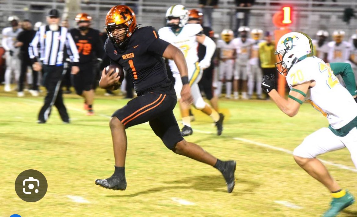 Black Hat All-209 Large School All-Purpose
**Atwater Senior Jeremiah De La Rosa - Mr. Versatility &amp; CCC co-MVP, ran for 974 yards &amp; 15 TDs, averaging 8 yards a carry, and caught 13 balls for 234 yards &amp; 3 more TDs
 
**Merced Senior Quintell Dupree - A 6-foot-3, 210-pound Iron Man