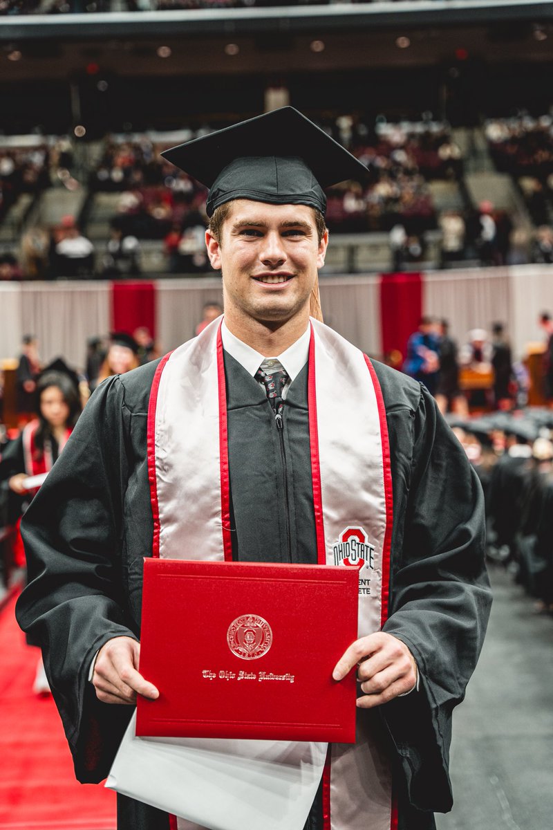 Past and present Buckeyes spotted earning their diplomas today 🎓 Congratulations, boys! 

#GoBucks