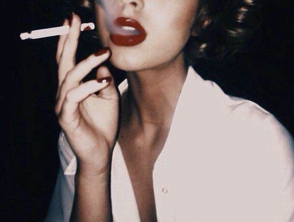 love20957's tweet photo. #Cigar
#woman 
#womansmoking
#Lips
#Classic
#arousing 
#foryoupage https://t.co/MxQy12F4U3
