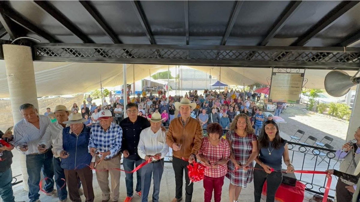 barraganpri's tweet photo. Entregamos en la colonia Palma y Raya su nuevo Quiosco un gusto hacer comunidad con vecinos nobles y de trabajo. #JuntosDejamosHuella https://t.co/SCDrkrl8LC