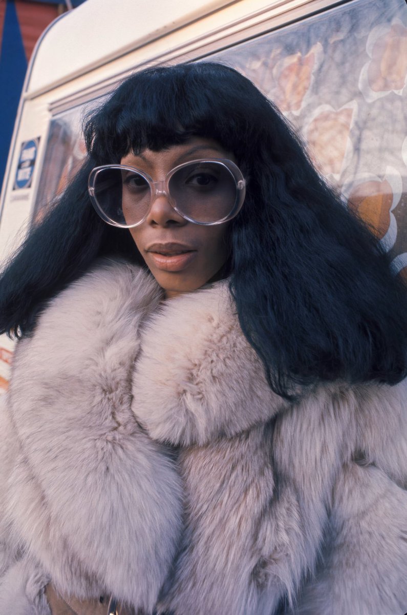 alovetrilogy's tweet image. donna summer photographed in 1977