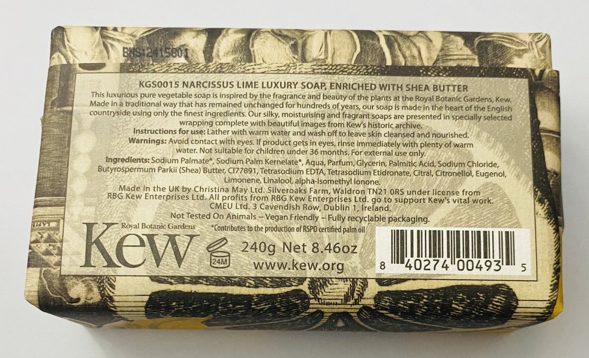 BibliophileVic's tweet photo. Given a beautiful ‘..luxury soap, enriched with #SheaButter.’
Noticed, no mention of butter’s origin. @kewgardens @KewScience #doBetter… https://t.co/a142yUC4ef
