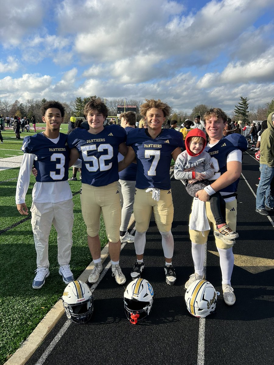 Mac got to watch some of his favorite Panthers in the All Star game today!Proud of these young men and how they represented today. <a href="/EtownFB/">E-town Panther Football</a> #ForTheTown