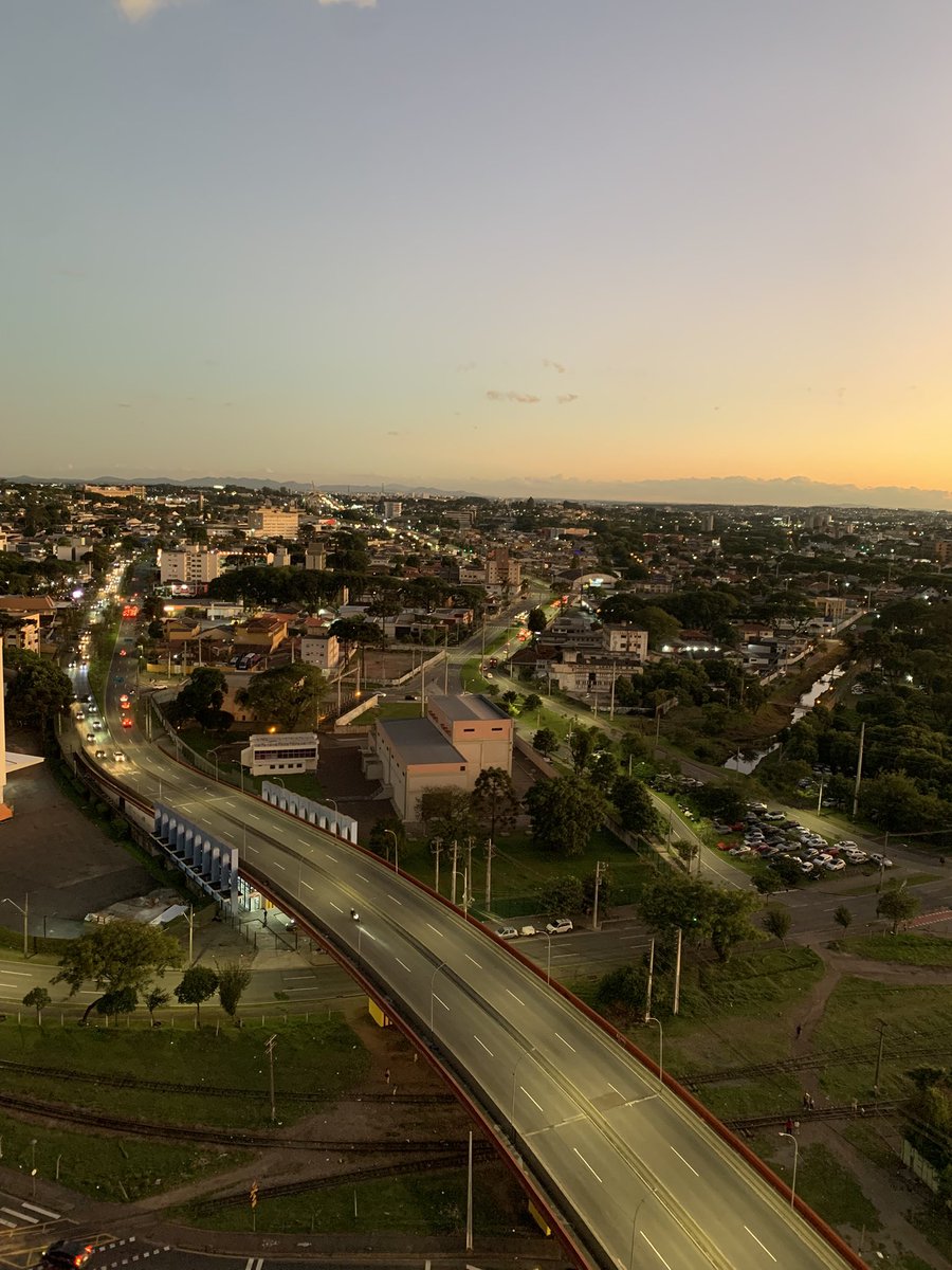 ozengabriel's tweet photo. Por do Sol no centro de Curitiba.
Sem filtro. https://t.co/Tum3z1bxe2