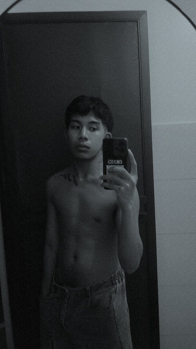 _AelRio's tweet photo. conceited 👽 https://t.co/yHizQDzxoZ