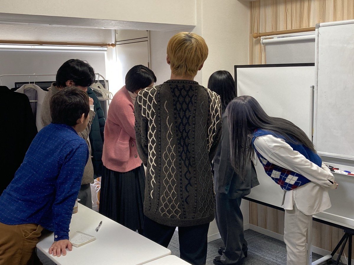 naaako_haaan's tweet photo. 初めてショートフィルムの撮影に参加してきました🎞
映像の演技は初めてで緊張しましたが、WS型でかなり細かくご指導いただけたこと、そして共演者へのディレクションも間近で見れてとても勉強になる事ばかりでした。
今回はWSで一人のシーンが多かったので、次は掛け合いが多い役をやってみたい…！🔥 https://t.co/OlTwlq4vFW