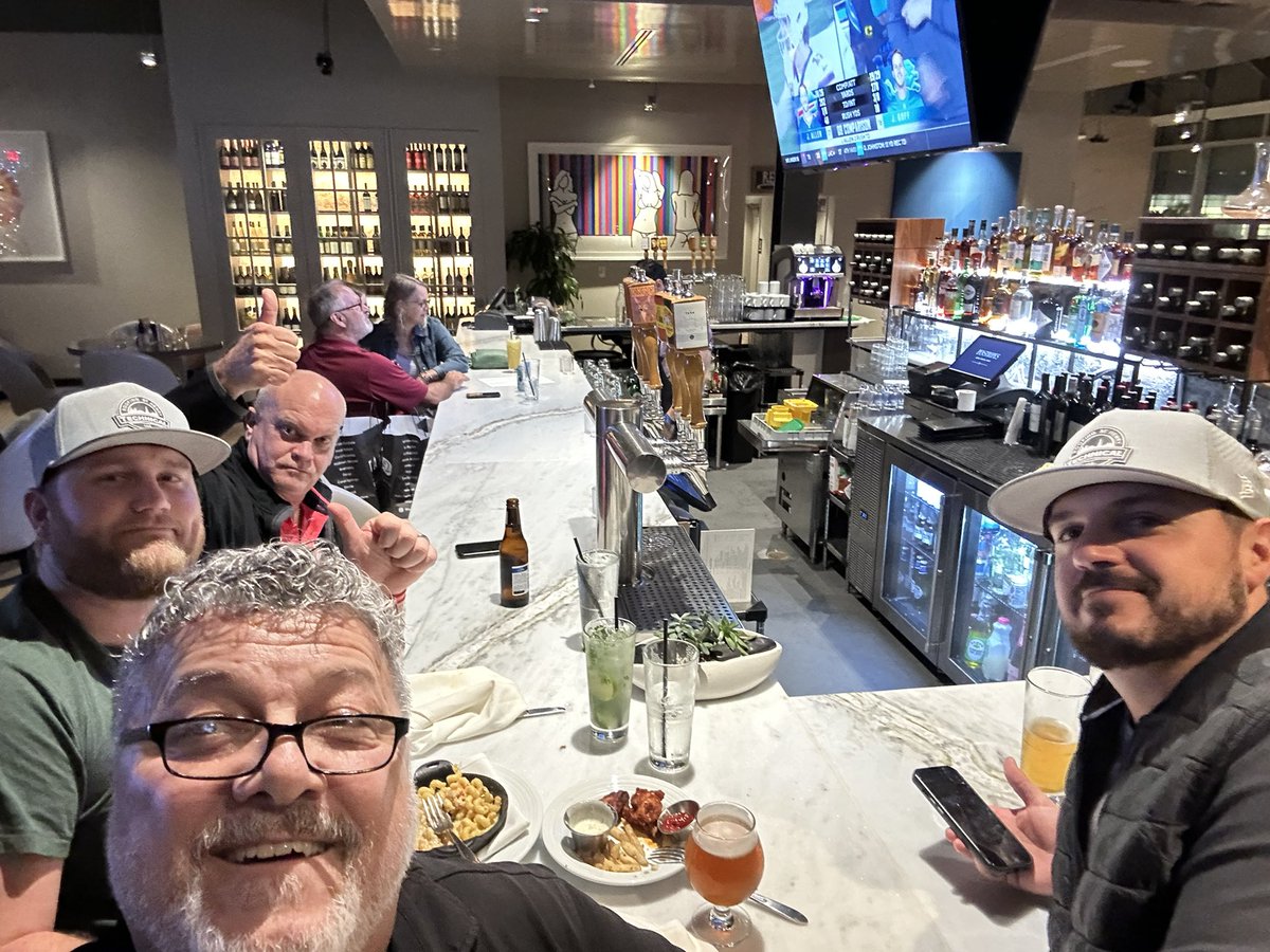 StHenryTRS's tweet photo. Another weekend of additional training! These guys are doing awesome! Now time to chill out a little before flying back tomorrow! #alwayslearning #alwaystraining #alwaysimproving #technicaltouch https://t.co/8s1FgfW9HZ