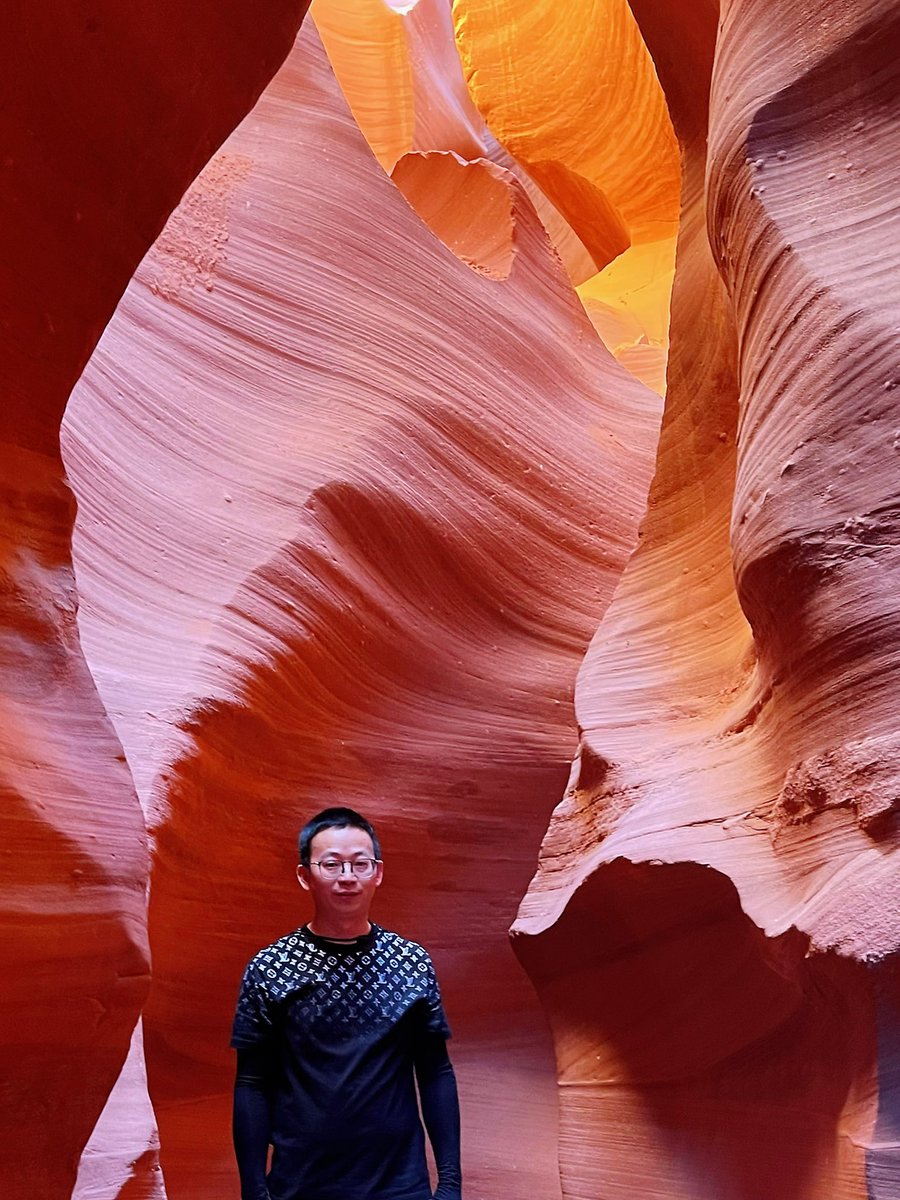 LingyunXiang's tweet photo. 《羚羊谷》🤩
#antelopecanyon 
#bucketlistchecked https://t.co/VXmSbyFKjE