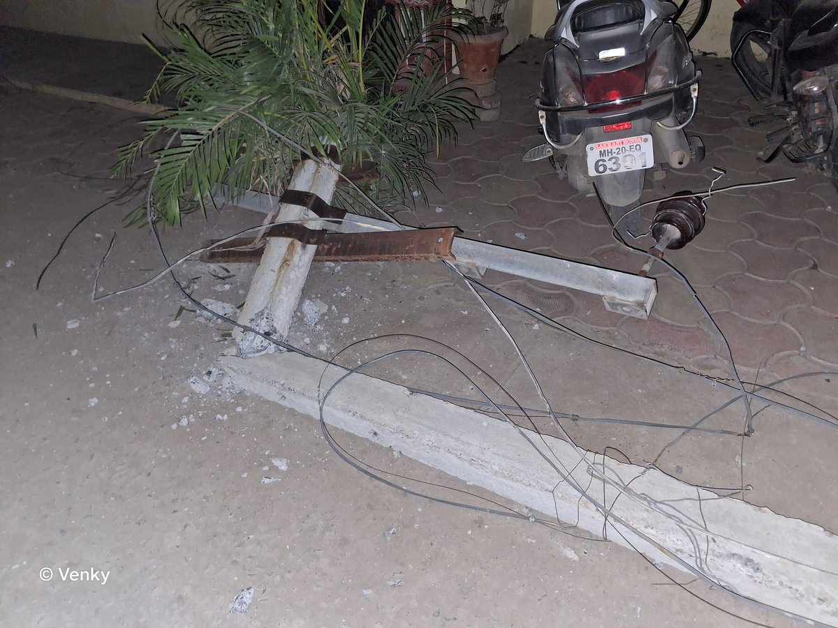 DharmadhikariPV's tweet photo. @MSEDCL @CMDMSEDCL Power supply is cut due to heavy vehicle dash electricity pole and pole is fallen down . Wire with live supply is hanging on pole. Depute your service team immediately to avoid any major accident and resolve the issue at Shrinath Vihar, Pisadevi, Aurangabad. https://t.co/zBMzPzJhZd