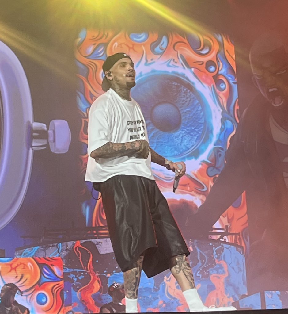 _jessiiicca's tweet photo. @chrisbrown made my dream come true. What a LEGEND!😮‍💨already miss you https://t.co/8c01la1Rfk