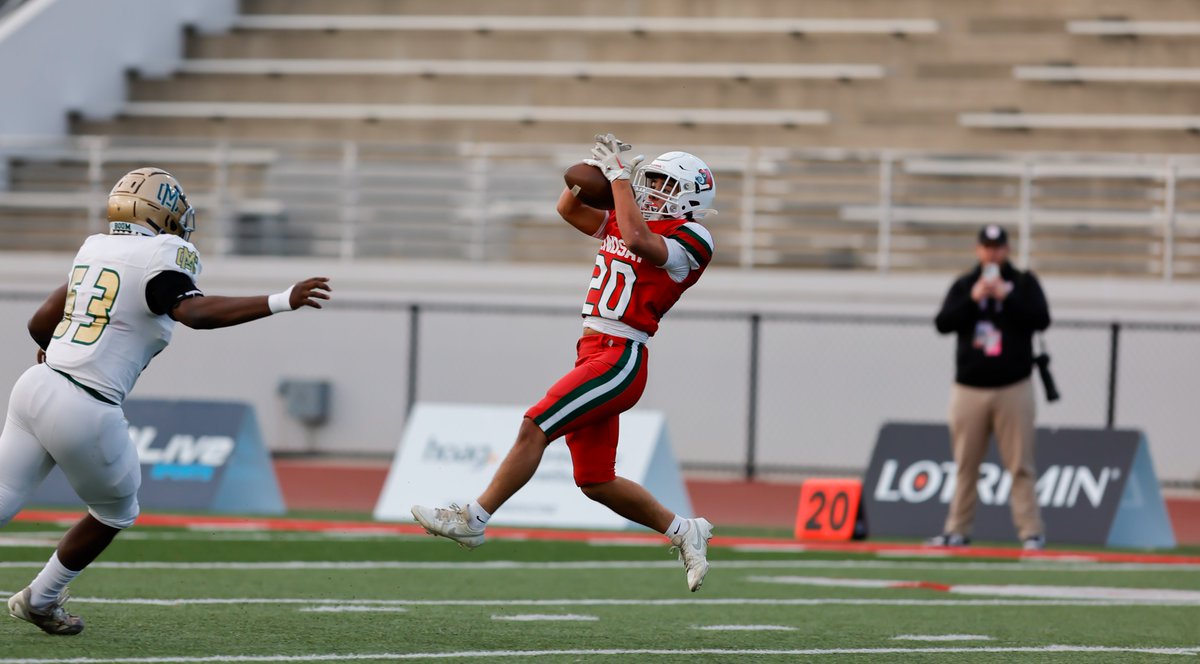 Edgar_Serrano8's tweet photo. Moreau Catholic vs Lindsay - Div 7AA Championship Game!!!

@MoreauCatholic @CIFState @MoreauFootball @cardinals1849 @LindsayFootball 

For Pictures, please click on the link below: 
https://t.co/6HUo9lVtBV https://t.co/IC20G9kq3x