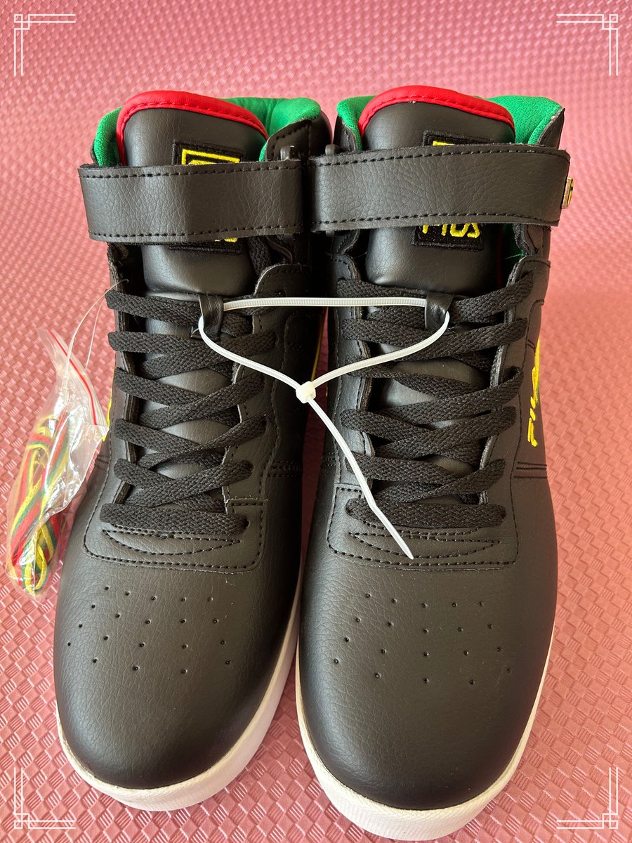 FirstSnowball's tweet photo. 🔥 Step up your style game with these Fila men's black high-top sneakers featuring bold Rasta-inspired colors! 🌈 Size US 12. Add a pop of color to your streetwear looks today!

👉 Shop here: https://t.co/o7TkeN5GRZ

https://t.co/vV53XaPpH7

#FilaStyle #StreetwearSneakers 👟✨ https://t.co/tTmPhkuK90